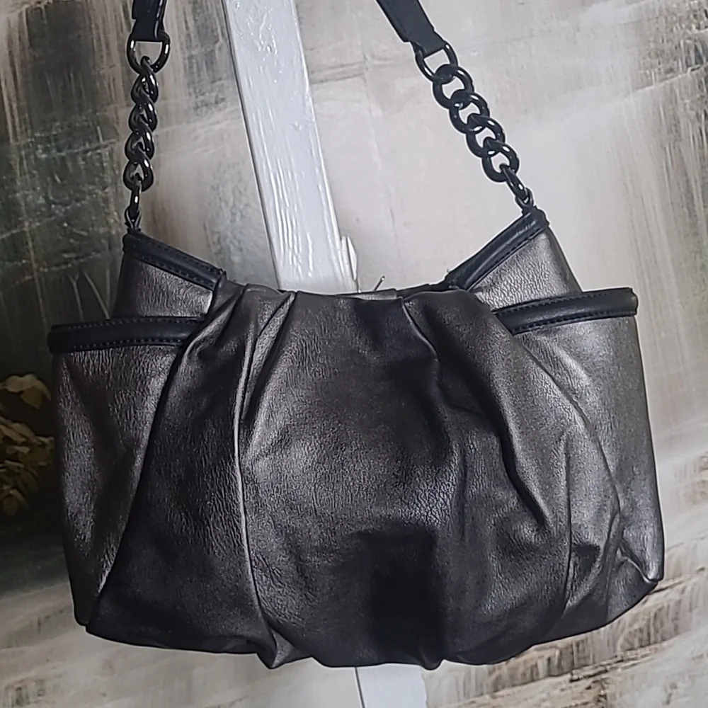 Simply Vera Vera Wang Sidekick faux leather shiny gray satchel purse handbag